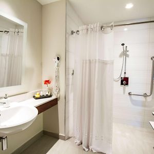 Habitación con Cama King Adaptada para Discapacitados